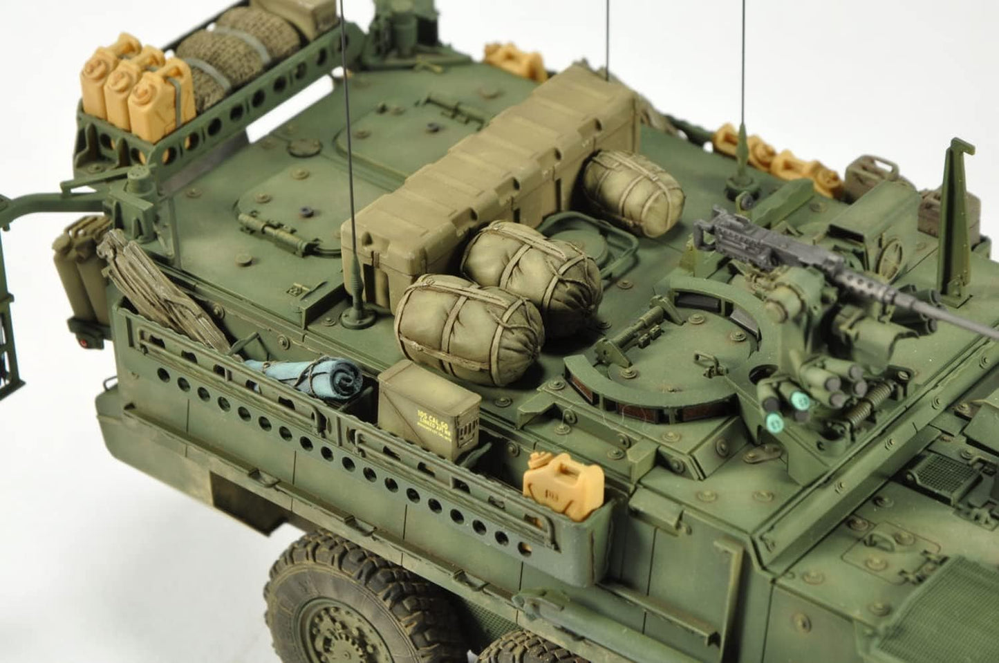 1/35 Stryker M1132 Engineer Squad Vehicle SMP Plastic Model Kit