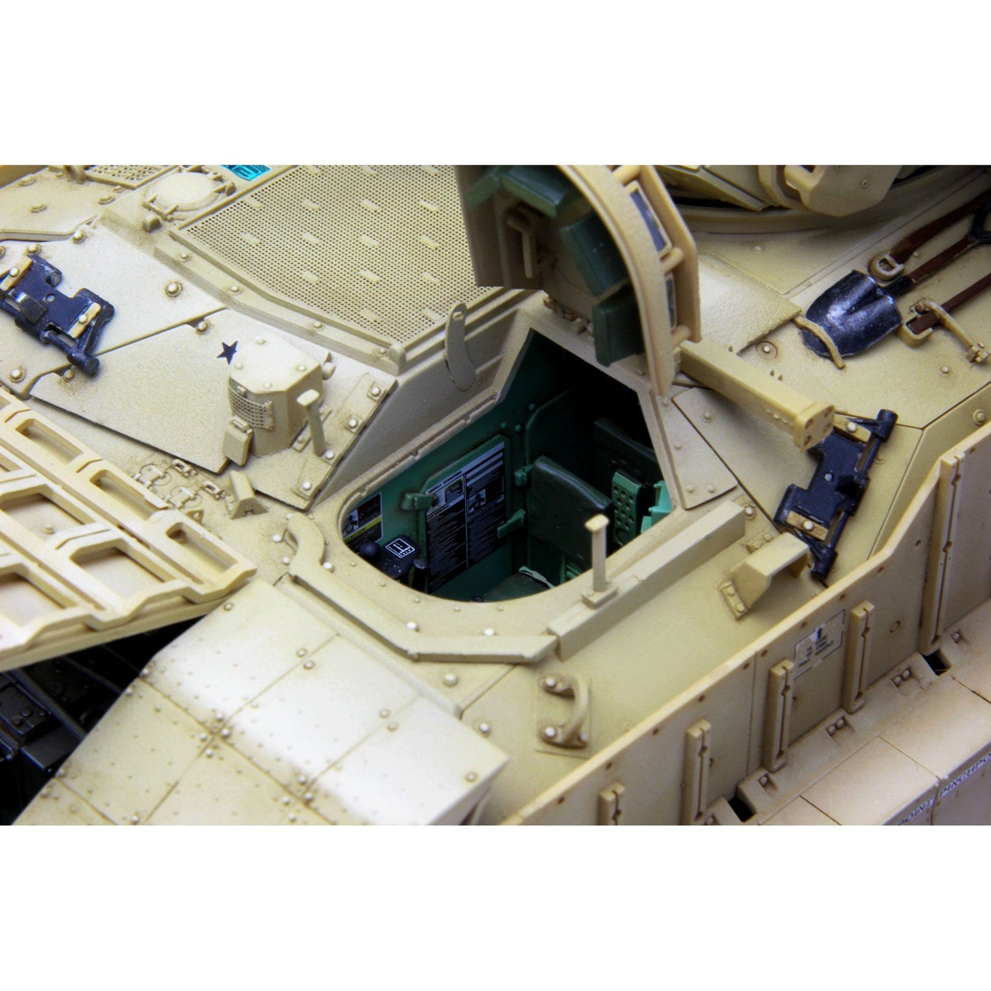 1/35 U.S. Infantry Fighting Vehicle M2A3 Bradley with Busk III