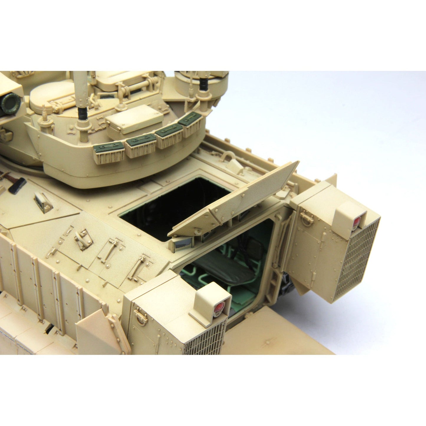 1/35 U.S. Infantry Fighting Vehicle M2A3 Bradley with Busk III