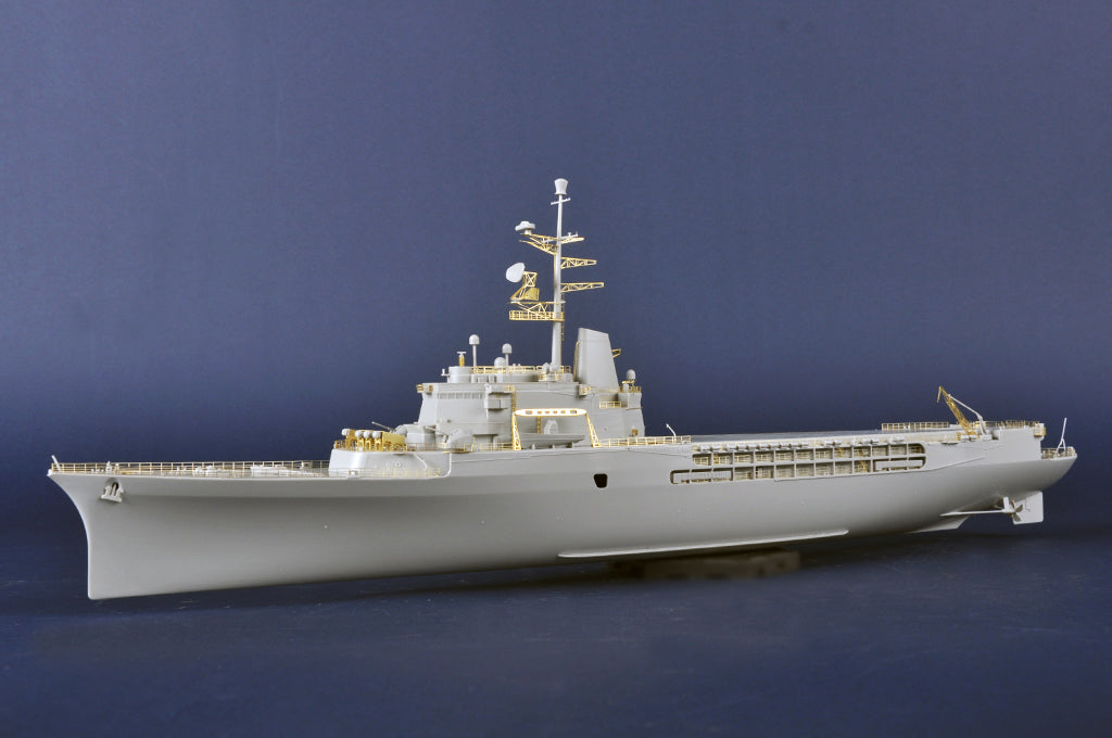 1/350 French Navy Helicopter Cruiser Jeanne d’Arc 2008 Plastic Model Kit