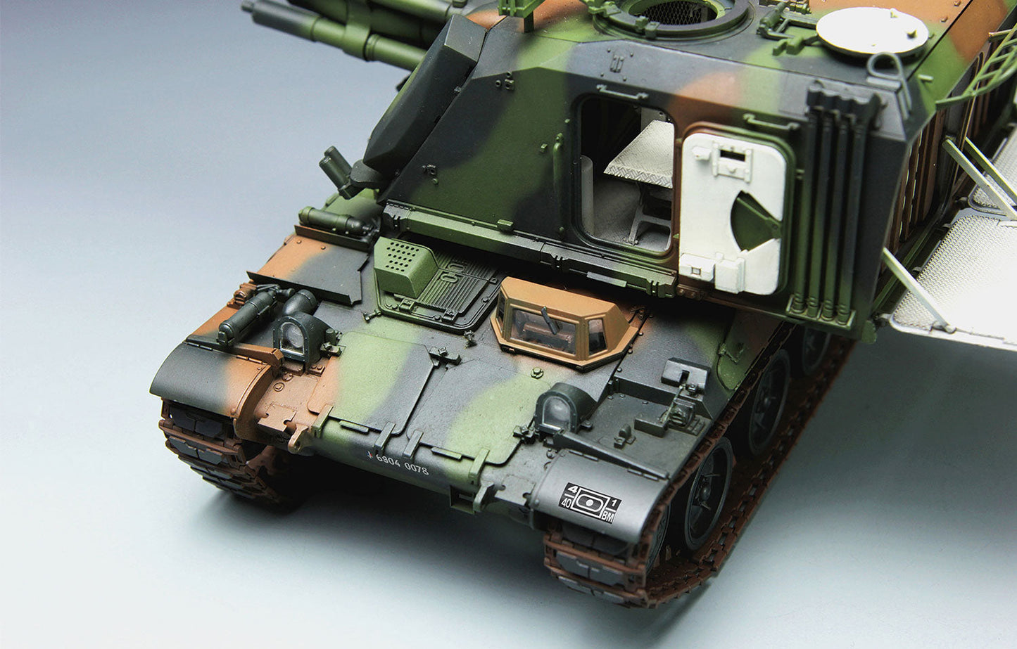1/35 French AUF1 155mm Self-Propelled Howitzer