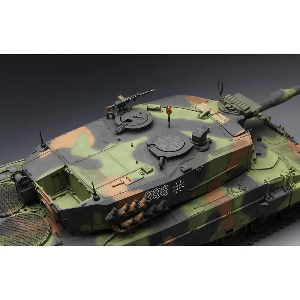1/35 German Main Battle Tank Leopard 2 A4