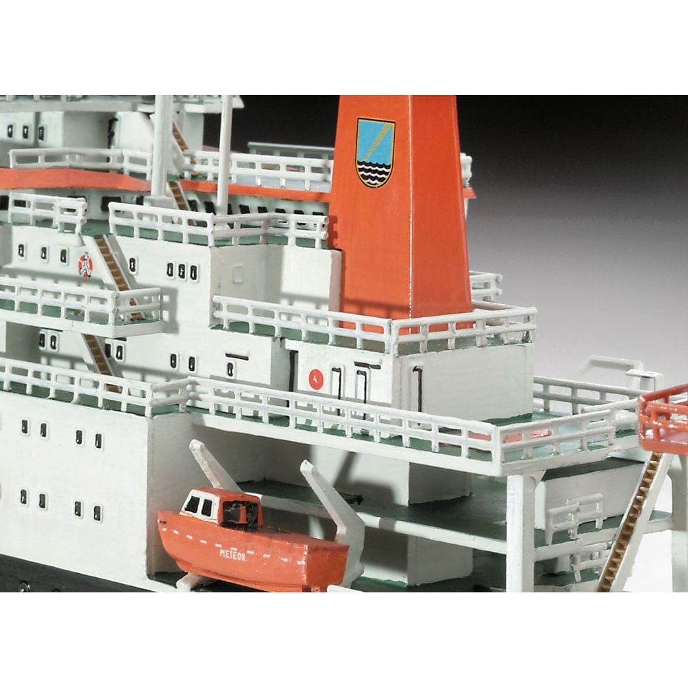 1/300 German Research Vessel Meteor