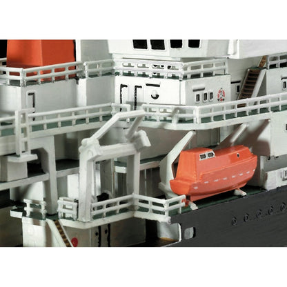 1/300 German Research Vessel Meteor