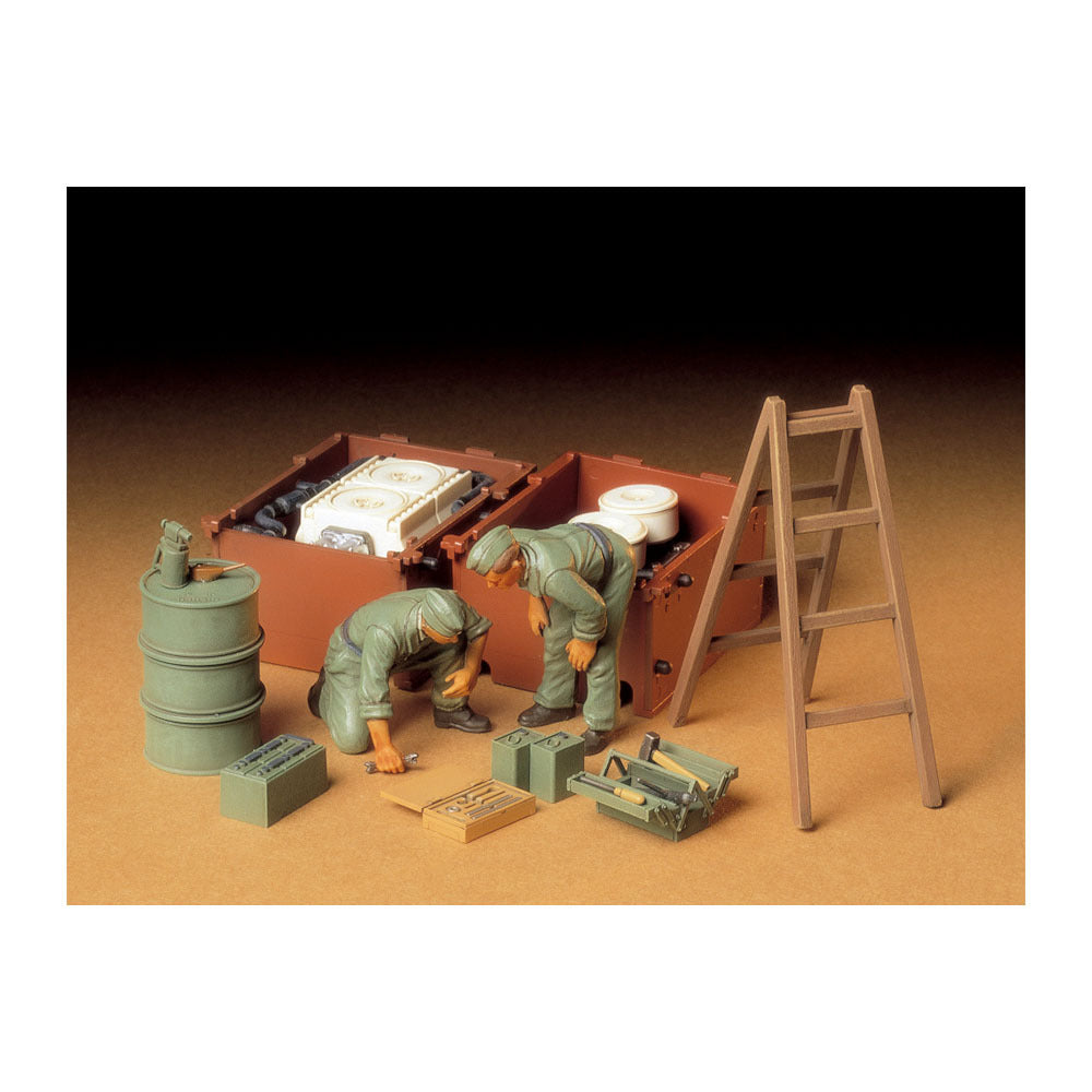 1/35 German Tank Engine Maintenance Crew