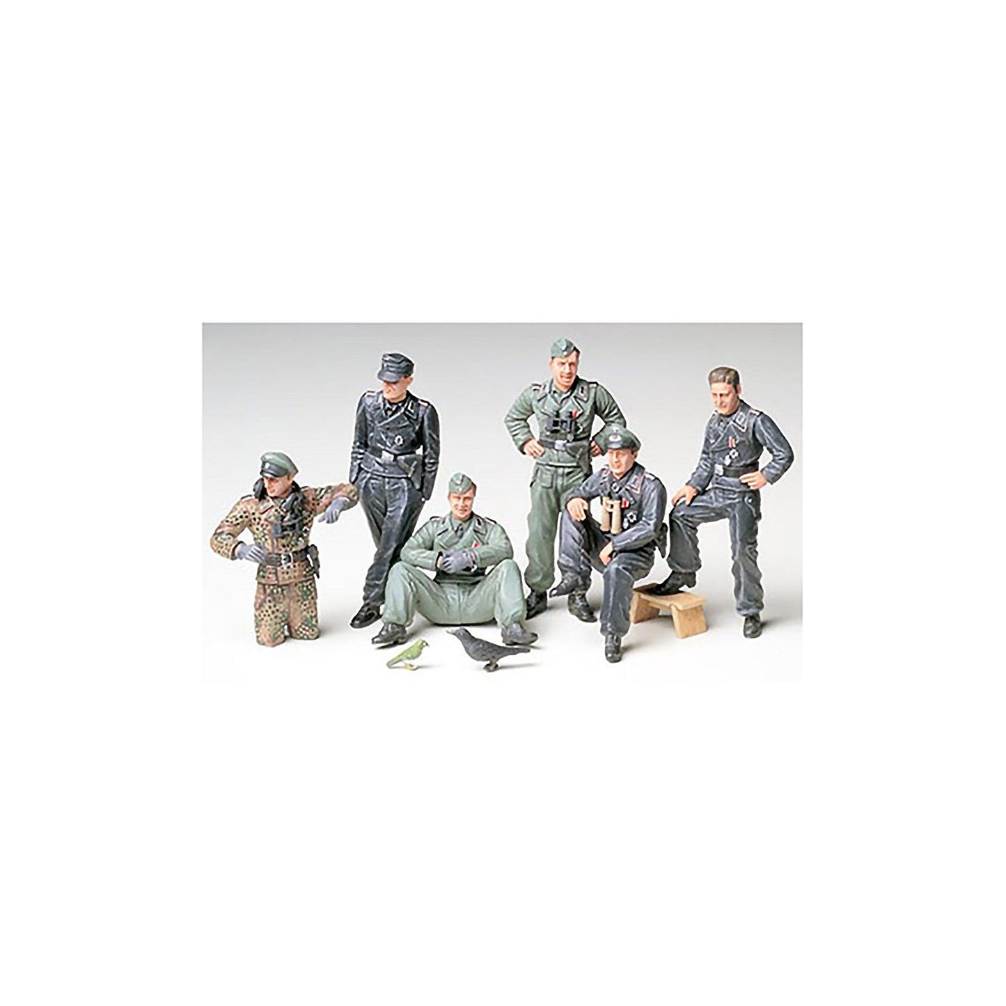 1/35 German Tank Crew At Rest