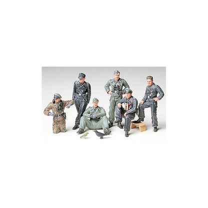 1/35 German Tank Crew At Rest