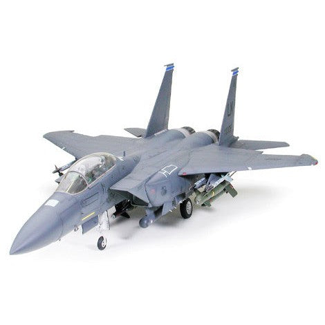 1/32 Boeing F15E Strike Eagle with Bunker