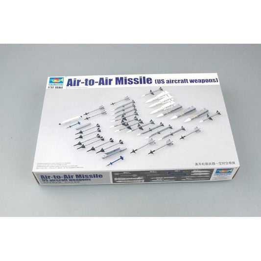 03303 1/32 US Aircraft Weapons AirtoAir Missile Plastic Model Kit