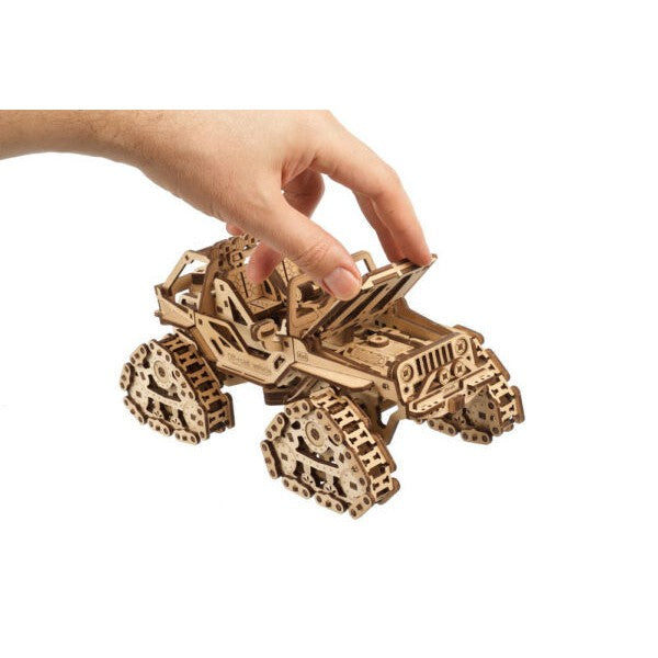 423pc Tracked Off-Road Vehicle